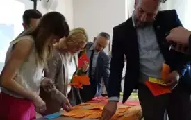 Konsultacje uczestnik&oacute;w przy wyborze wsp&oacute;lnych proces&oacute;w rozwojowych