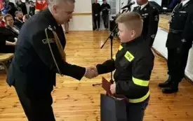 Wyr&oacute;żnienie członka MDP, kt&oacute;ry reprezentuje powiat na turnieju og&oacute;lnopolskim z wiedzy pożarniczej