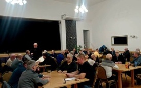 Uczestnicy grający w baśkę