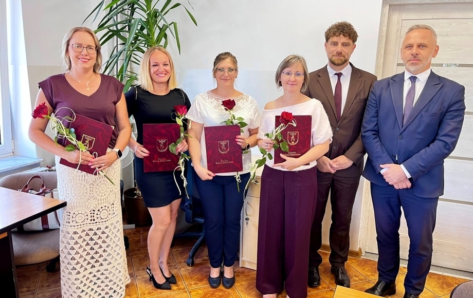 Awans na stopień nauczyciela mianowanego czterech nauczycielek ze Szkoły Podstawowej w Brzozowie